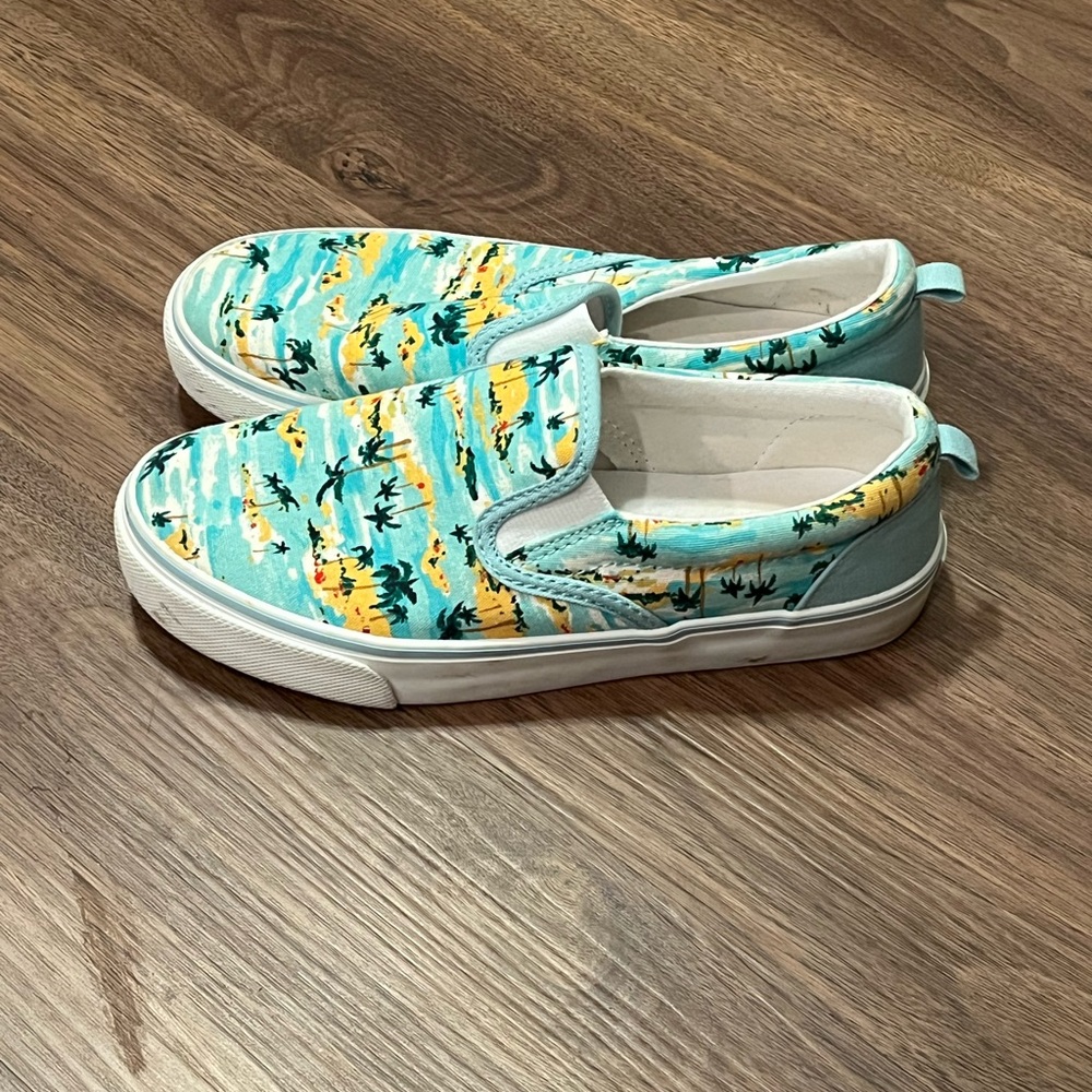 Old Navy Boys Shoe Size 4 Paradise Washed Print Canvas Slip-On Sneakers